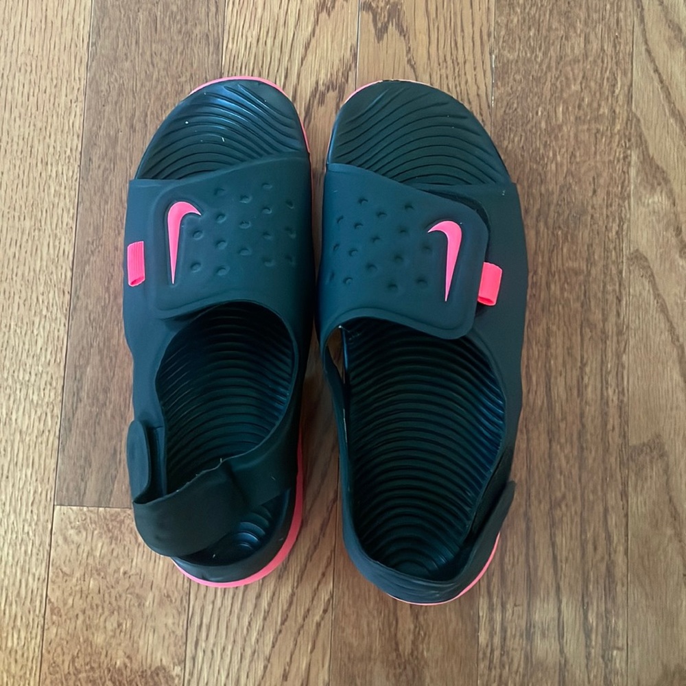 Nike NWOT Water Shoes